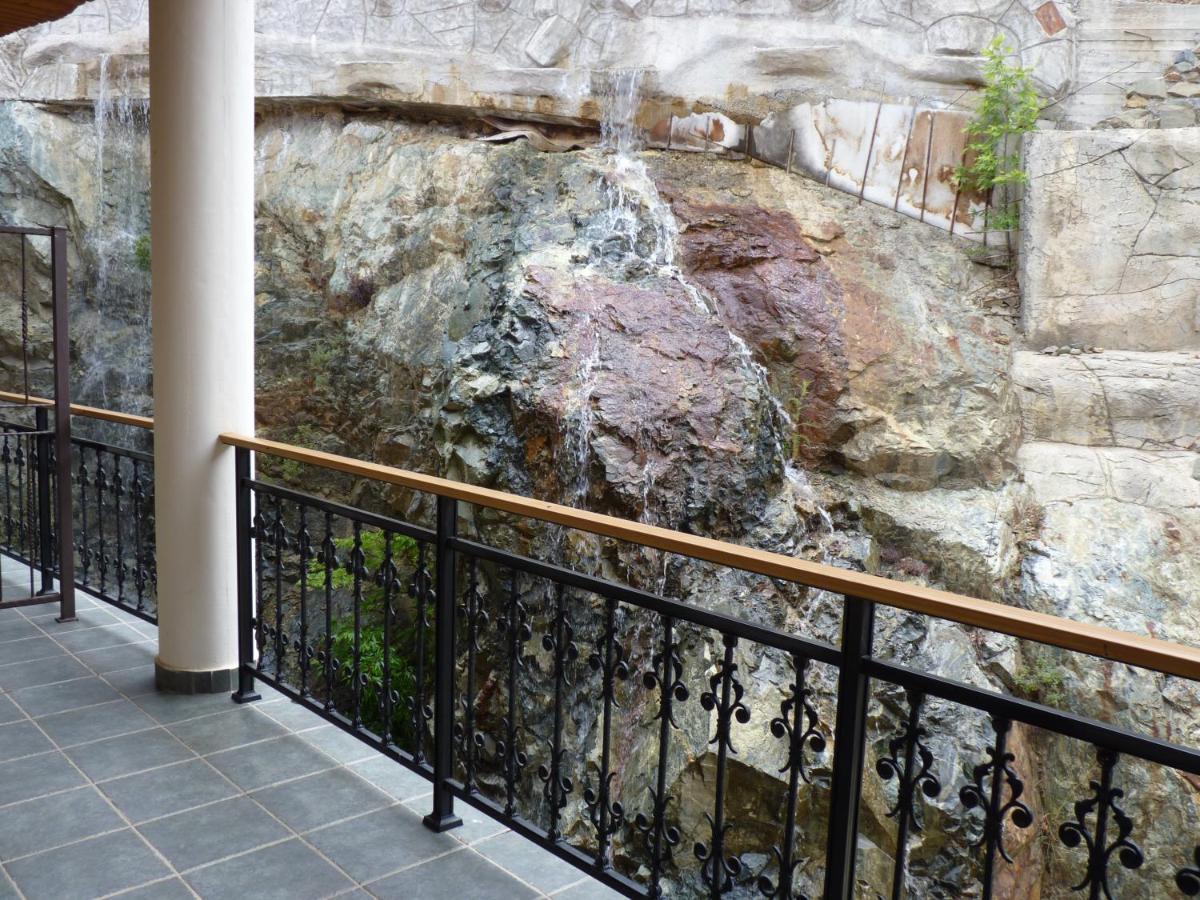 מלון Mountain Rose & Restaurant